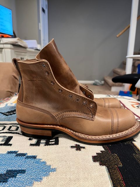 Photo by JPLopez124 on April 2, 2025 of the White's 350 Cruiser Cap Toe in Horween Natural Chromexcel.