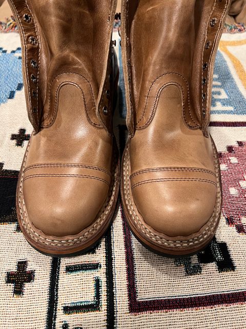 Photo by JPLopez124 on April 2, 2025 of the White's 350 Cruiser Cap Toe in Horween Natural Chromexcel.