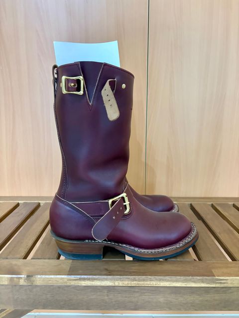 Photo by Cafeselfiedude on November 6, 2025 of the White's Nomad Engineer Boots in Horween Burgundy Chromexcel.