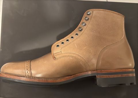 Photo by Pedro on January 6, 2025 of the Viberg Service Boot BCT in Maryam Taupe TPR Horsebutt.