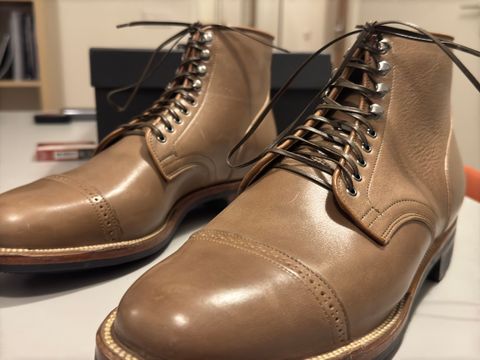 Photo by Pedro on January 6, 2025 of the Viberg Service Boot BCT in Maryam Taupe TPR Horsebutt.