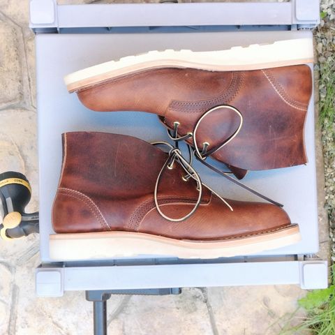Photo by StuntTriple on December 29, 2025 of the Nicks Chukka in Horween Italian Brown Cypress.