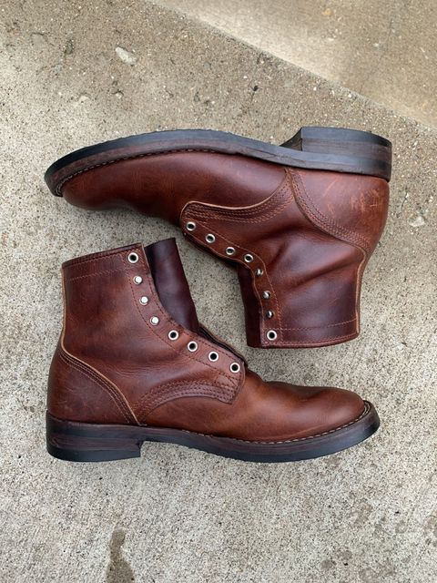 Photo by RTRSnk004 on August 9, 2024 of the Nicks x Unsung House MTO in Horween Italian Brown Cypress.