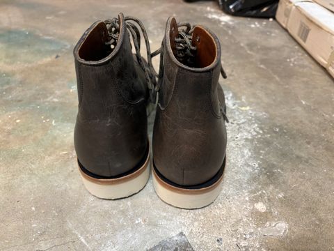 Photo by j03_gr1nd on October 1, 2024 of the Grant Stone Garrison Boot in teton waxy stag from gallun tannery.