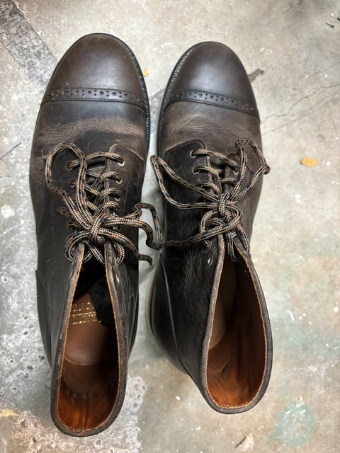 Photo by j03_gr1nd on October 1, 2024 of the Grant Stone Garrison Boot in teton waxy stag from gallun tannery.