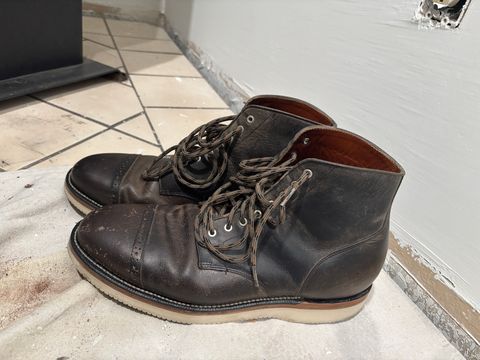 Photo by j03_gr1nd on December 5, 2024 of the Grant Stone Garrison Boot in teton waxy stag from gallun tannery.