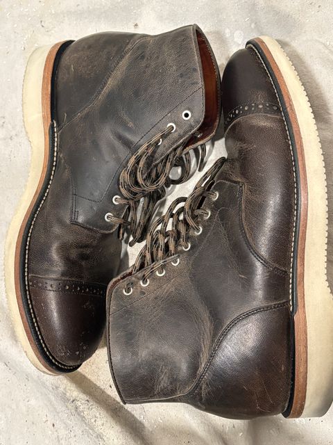 Photo by j03_gr1nd on December 5, 2024 of the Grant Stone Garrison Boot in teton waxy stag from gallun tannery.