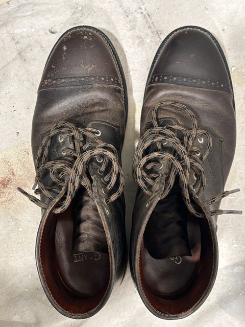 Photo by j03_gr1nd on December 5, 2024 of the Grant Stone Garrison Boot in teton waxy stag from gallun tannery.