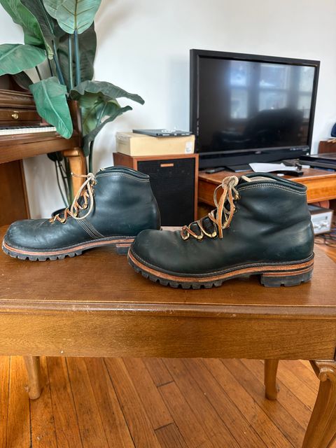 Photo by Limmer_Ernie on February 3, 2025 of the Peter Limmer & Sons Custom Model in Seidel Sapphire Blue Double Shot.