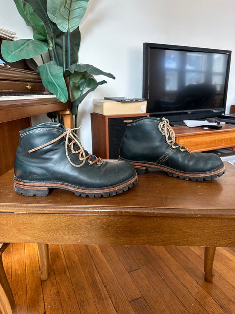 Photo by Limmer_Ernie on February 3, 2025 of the Peter Limmer & Sons Custom Model in Seidel Sapphire Blue Double Shot.
