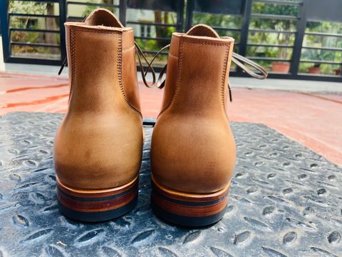 Photo by Rmtm on October 2, 2024 of the Viberg Service Boot in Horween Natural Chromexcel.