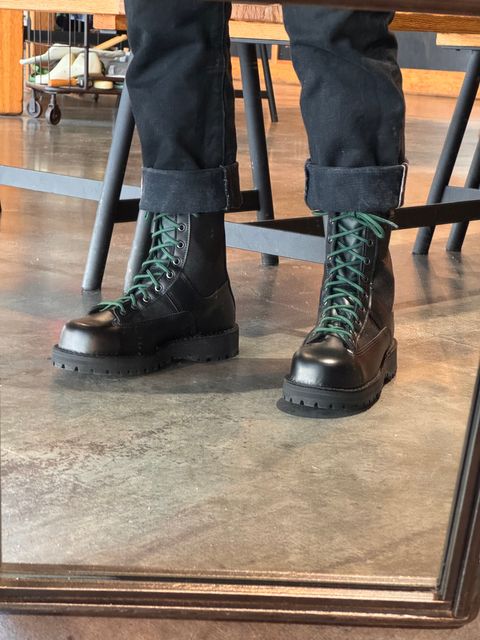 Photo by cason on February 2, 2025 of the Danner Acadia in Black Full Grain.