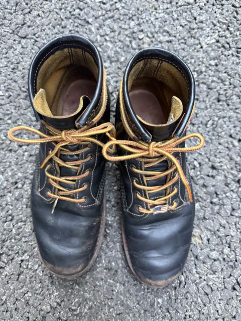 Photo by trizun on February 4, 2026 of the Red Wing Beckman Flatbox in S.B. Foot Black Klondike.