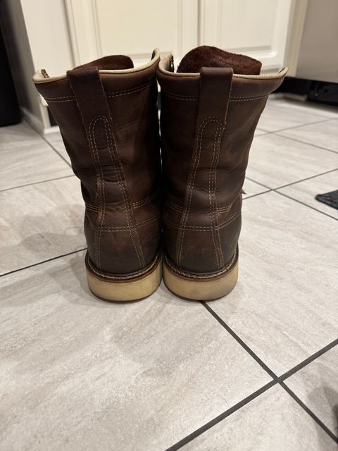 Photo by thwompd on March 2, 2025 of the Thorogood American Heritage 8" Moc Toe in Seidel Trail Crazy Horse.