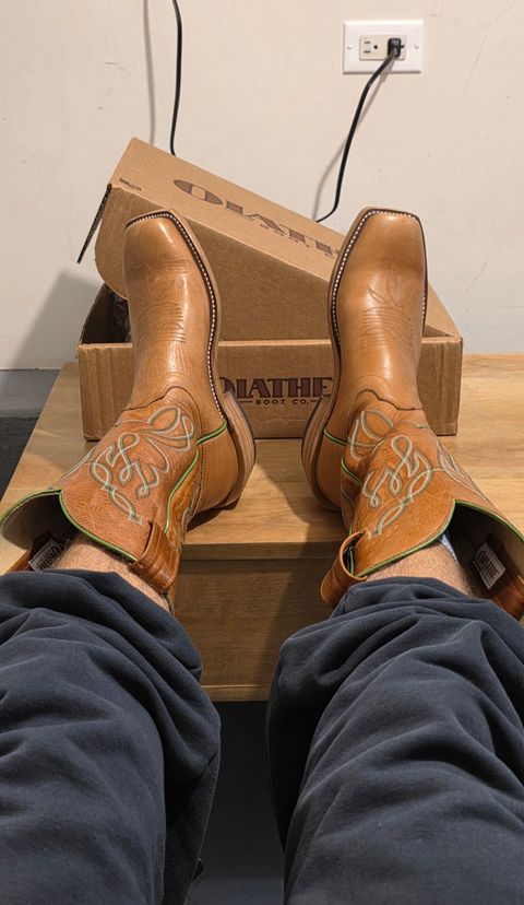 Photo by elianfig on July 15, 2026 of the Olathe Cb9 in Vamp Leather.