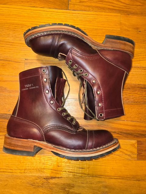 Photo by ratrod34 on September 29, 2024 of the White's Bounty Hunter in Horween Burgundy Chromexcel Horsehide.