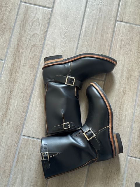 Photo by CountryManners on December 25, 2025 of the Red Wing 2966 ENGINEER in Klondike Leather.