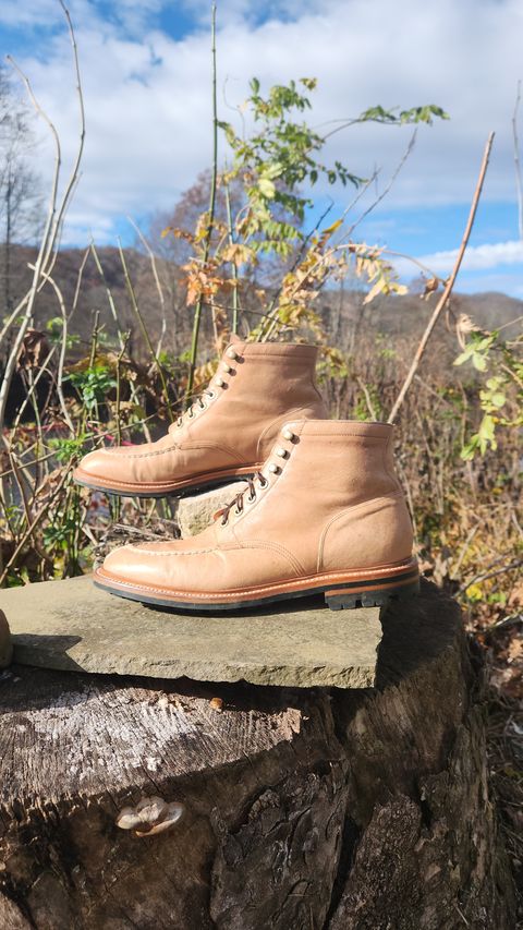 Photo by dizzle_6 on November 5, 2024 of the Grant Stone Ottawa Boot in Incas Natural Kangaroo.