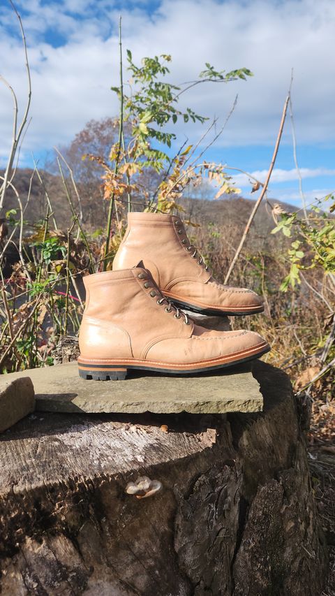 Photo by dizzle_6 on November 5, 2024 of the Grant Stone Ottawa Boot in Incas Natural Kangaroo.