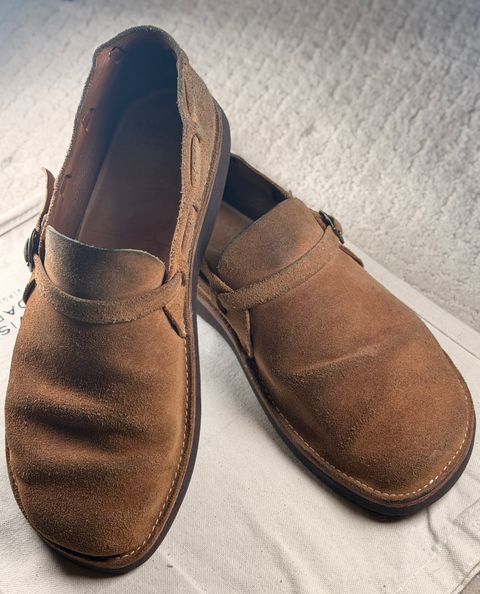 Photo by moznme on January 2, 2026 of the Oak Street Bootmakers Oak Street Bootmakers / Country Loafer in Horween Natural Chromexcel Roughout.