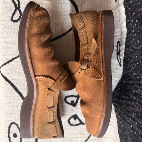Photo by moznme on January 2, 2026 of the Oak Street Bootmakers Oak Street Bootmakers / Country Loafer in Horween Natural Chromexcel Roughout.