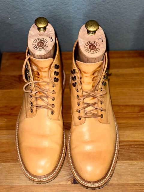 Photo by sierraStyled on August 20, 2024 of the Grant Stone Edward Boot in Badalassi Carlo Natural Minerva.