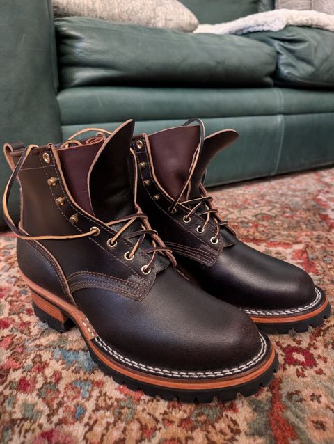 Photo by bostondirtdog7 on October 12, 2024 of the Nicks Urban Logger in Horween Brown Waxed Flesh.