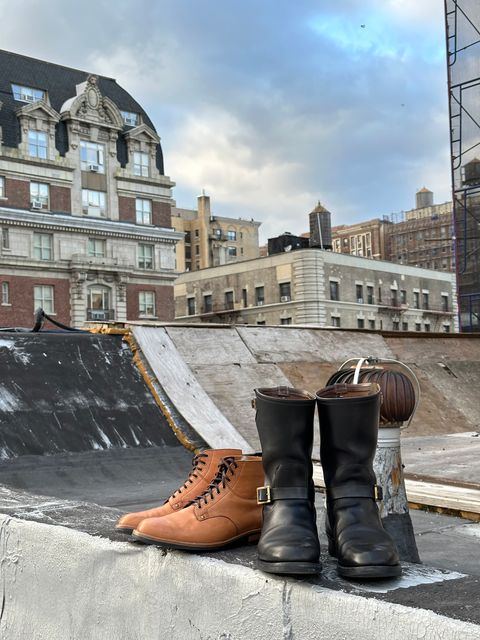 Photo by rolsay on March 5, 2023 of the Motor Engineer Boots in Black Hand-Dyed Italian Horsebutt.