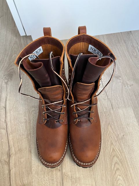 Photo by Qltyboots on November 1, 2024 of the Nicks Overlander in Horween Orange Predator.