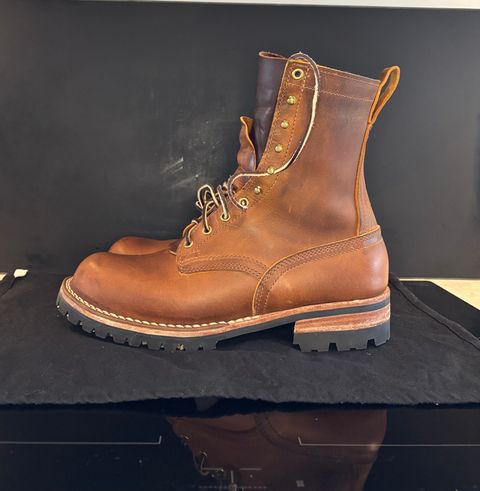 Photo by Qltyboots on January 28, 2025 of the Nicks Overlander in Horween Orange Predator.