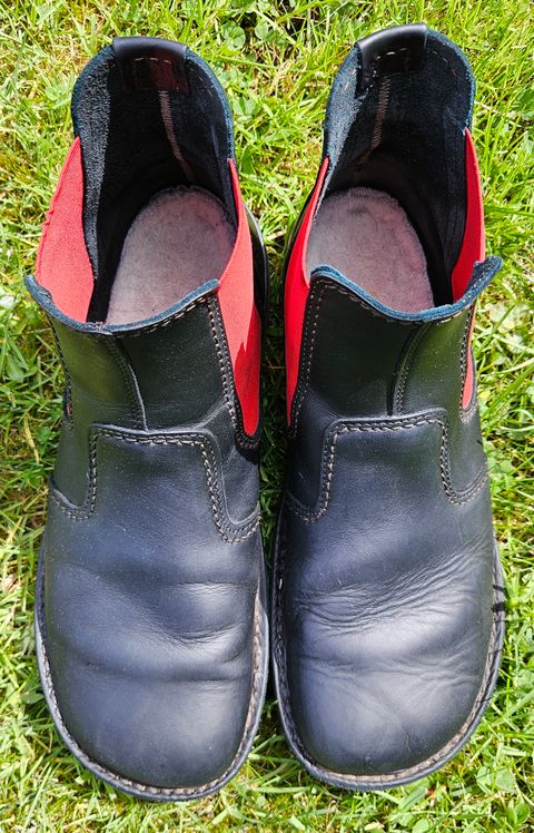 Photo by Mobius_Mustache on April 5, 2026 of the Duckfeet Roskilde in Terracare Black.