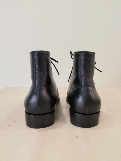 Photo by mjig76 on January 4, 2024 of the Patrio Shoemaker Captoe Oxford Boots in Unknown Material.