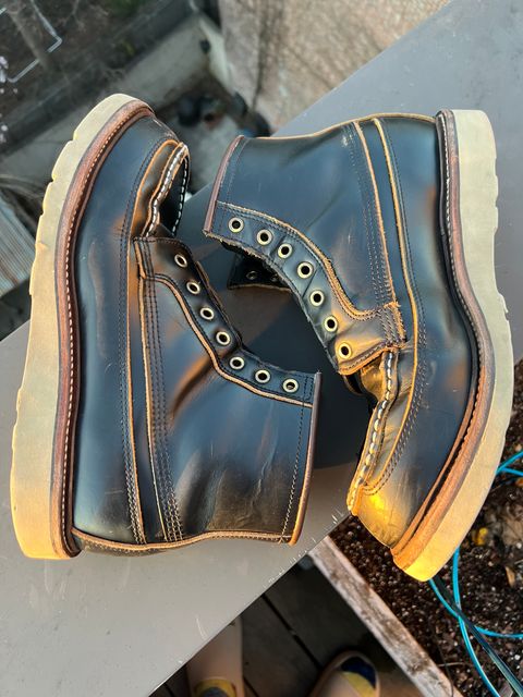 Photo by kenyhaves on April 1, 2025 of the Luosjiet Rural Moctoe Boot in Black Teacore OTA cowhide.