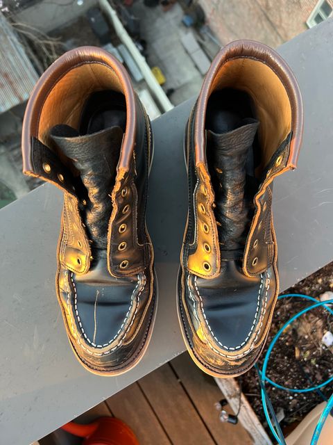 Photo by kenyhaves on April 1, 2025 of the Luosjiet Rural Moctoe Boot in Black Teacore OTA cowhide.