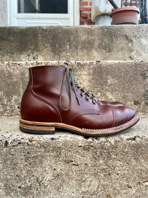 Photo by honestpanda on November 5, 2022 of the Viberg Boondocker BCT in Horween Pigment Brown Workshoe Butt.