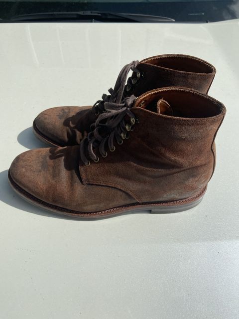 Photo by patinathunderdome on February 3, 2022 of the Grant Stone Edward Boot in C.F. Stead Tobacco Waxy Commander Suede.