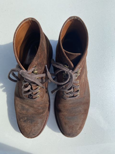 Photo by patinathunderdome on February 3, 2022 of the Grant Stone Edward Boot in C.F. Stead Tobacco Waxy Commander Suede.