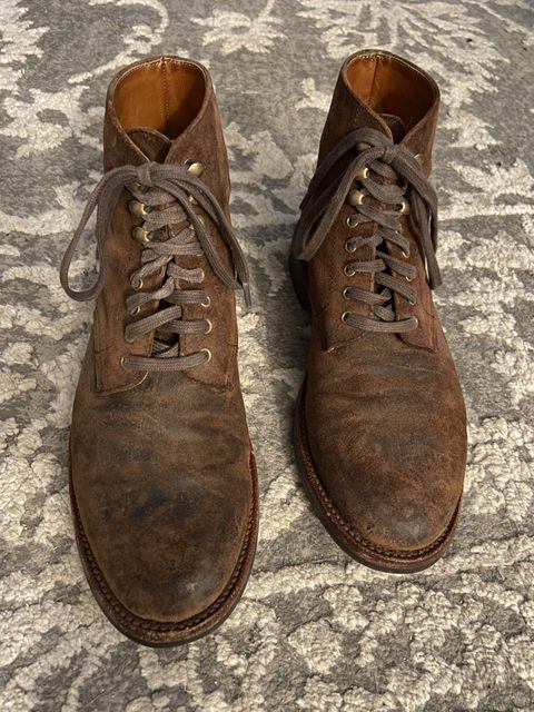 Photo by patinathunderdome on April 5, 2022 of the Grant Stone Edward Boot in C.F. Stead Tobacco Waxy Commander Suede.