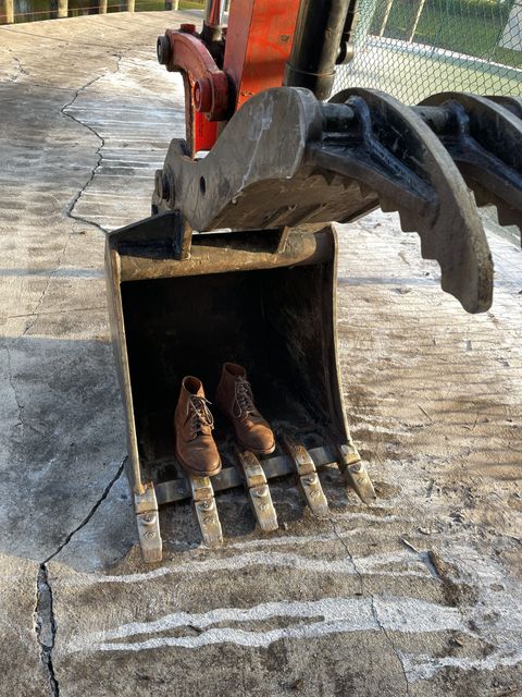 Photo by patinathunderdome on May 5, 2022 of the Grant Stone Edward Boot in C.F. Stead Tobacco Waxy Commander Suede.