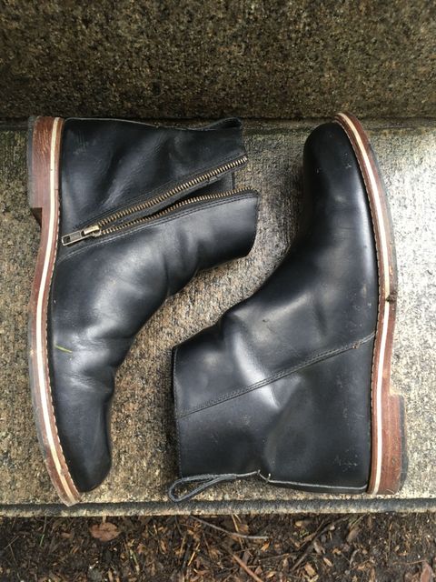 Photo by patinathunderdome on January 3, 2022 of the HELM Boots The Pablo in B' Leather Black Balthazar.