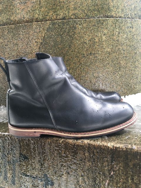 Photo by patinathunderdome on February 3, 2022 of the HELM Boots The Pablo in B' Leather Black Balthazar.
