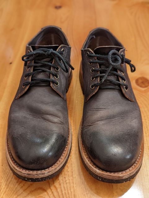 Photo by patinathunderdome on January 5, 2022 of the Oak Street Bootmakers Trench Oxford in Seidel Carbon Bark Veg Retan.