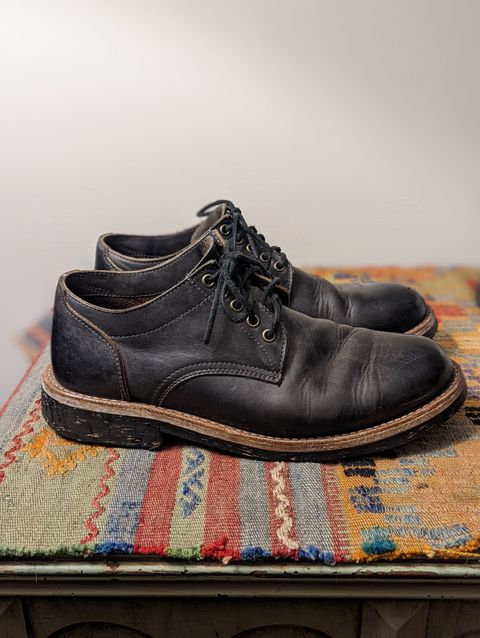 Photo by patinathunderdome on April 5, 2022 of the Oak Street Bootmakers Trench Oxford in Seidel Carbon Bark Veg Retan.
