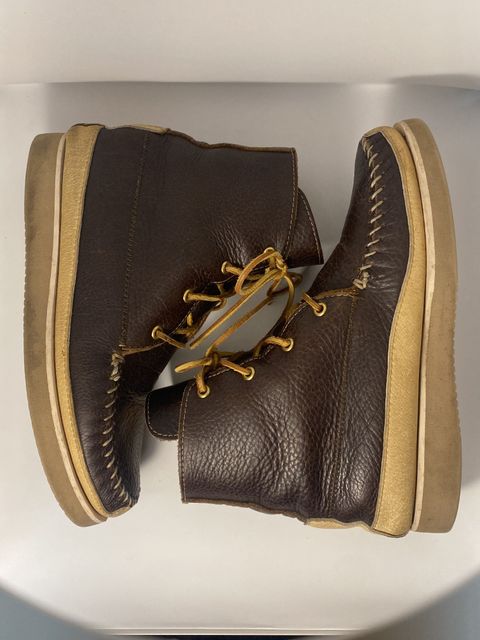 Photo by patinathunderdome on December 3, 2021 of the Fish Creek Moccasin Hardsole Boot in Tandy Mahogany Anilux Cowhide.