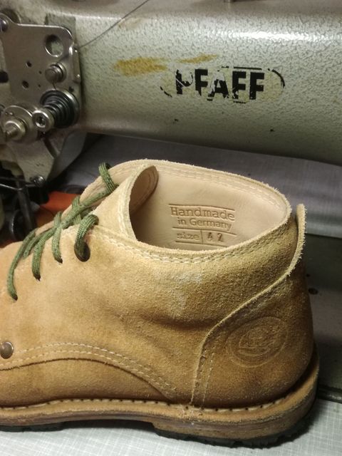 Photo by patinathunderdome on November 4, 2021 of the BERNHARDINER Schuhwerk JFB002 in David Oehler Natural V Suede.