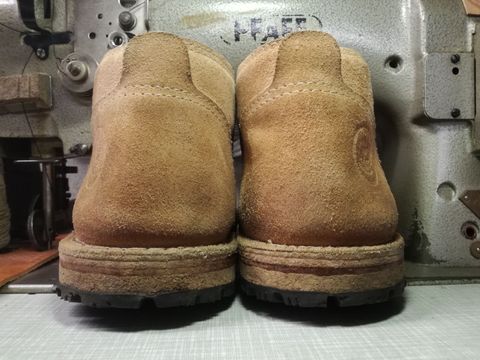 Photo by patinathunderdome on November 4, 2021 of the BERNHARDINER Schuhwerk JFB002 in David Oehler Natural V Suede.