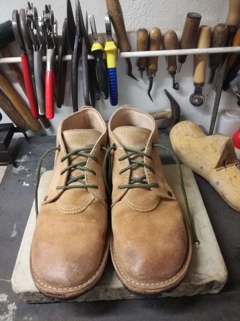 Photo by patinathunderdome on November 4, 2021 of the BERNHARDINER Schuhwerk JFB002 in David Oehler Natural V Suede.