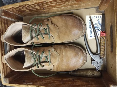 Photo by patinathunderdome on January 4, 2022 of the BERNHARDINER Schuhwerk JFB002 in David Oehler Natural V Suede.