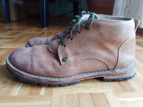 Photo by patinathunderdome on February 1, 2022 of the BERNHARDINER Schuhwerk JFB002 in David Oehler Natural V Suede.