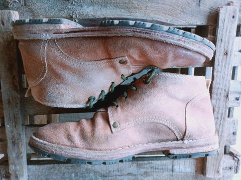 Photo by patinathunderdome on March 5, 2022 of the BERNHARDINER Schuhwerk JFB002 in David Oehler Natural V Suede.